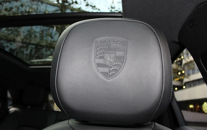 Porsche Cayenne cena 289900 przebieg: 59700, rok produkcji 2018 z Obrzycko małe 781